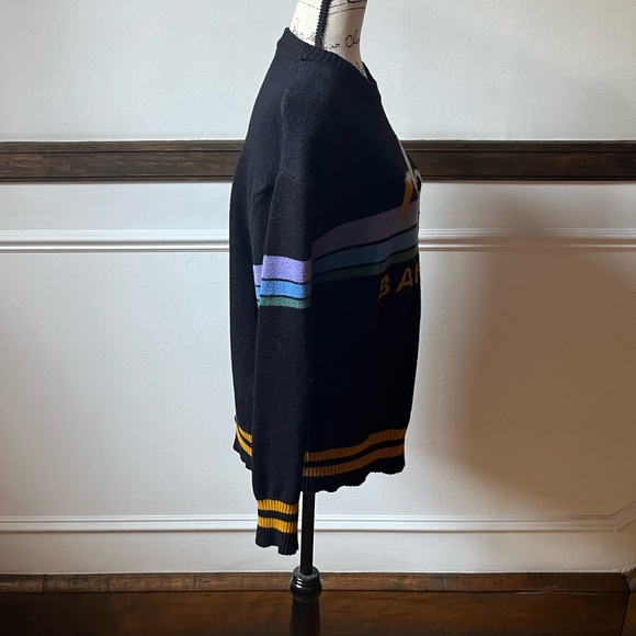 Banana Sweater 🍌 - Picture 2 of 6